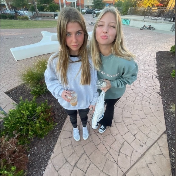 Meet your Posher, Ava - Picture 3 of 6